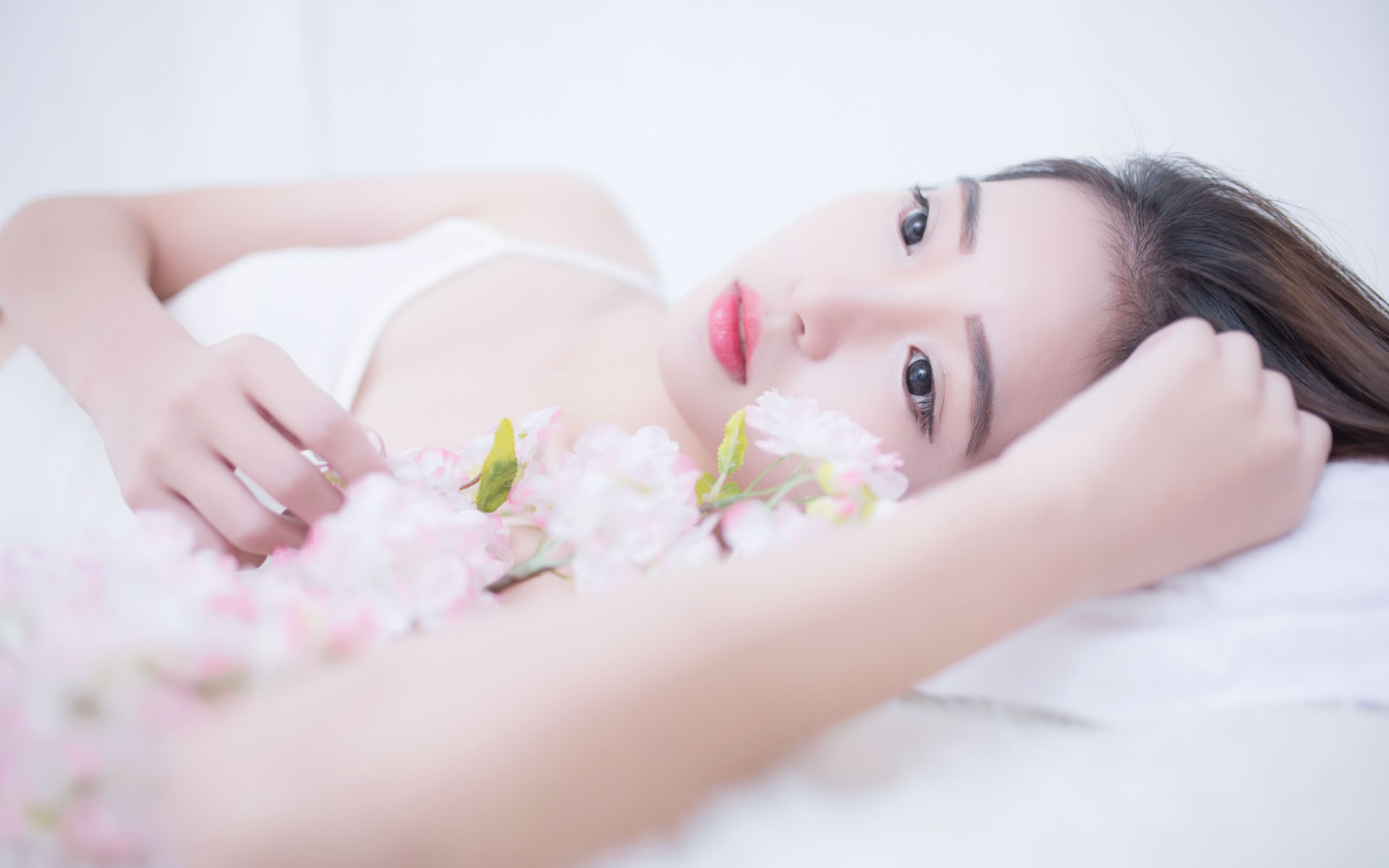 航拍祁连山南麓“高原桃花源”